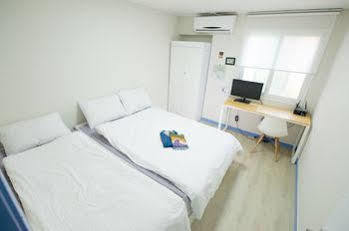 Leo Guesthouse Hongdae 2 Hostel Seoul Bagian luar foto